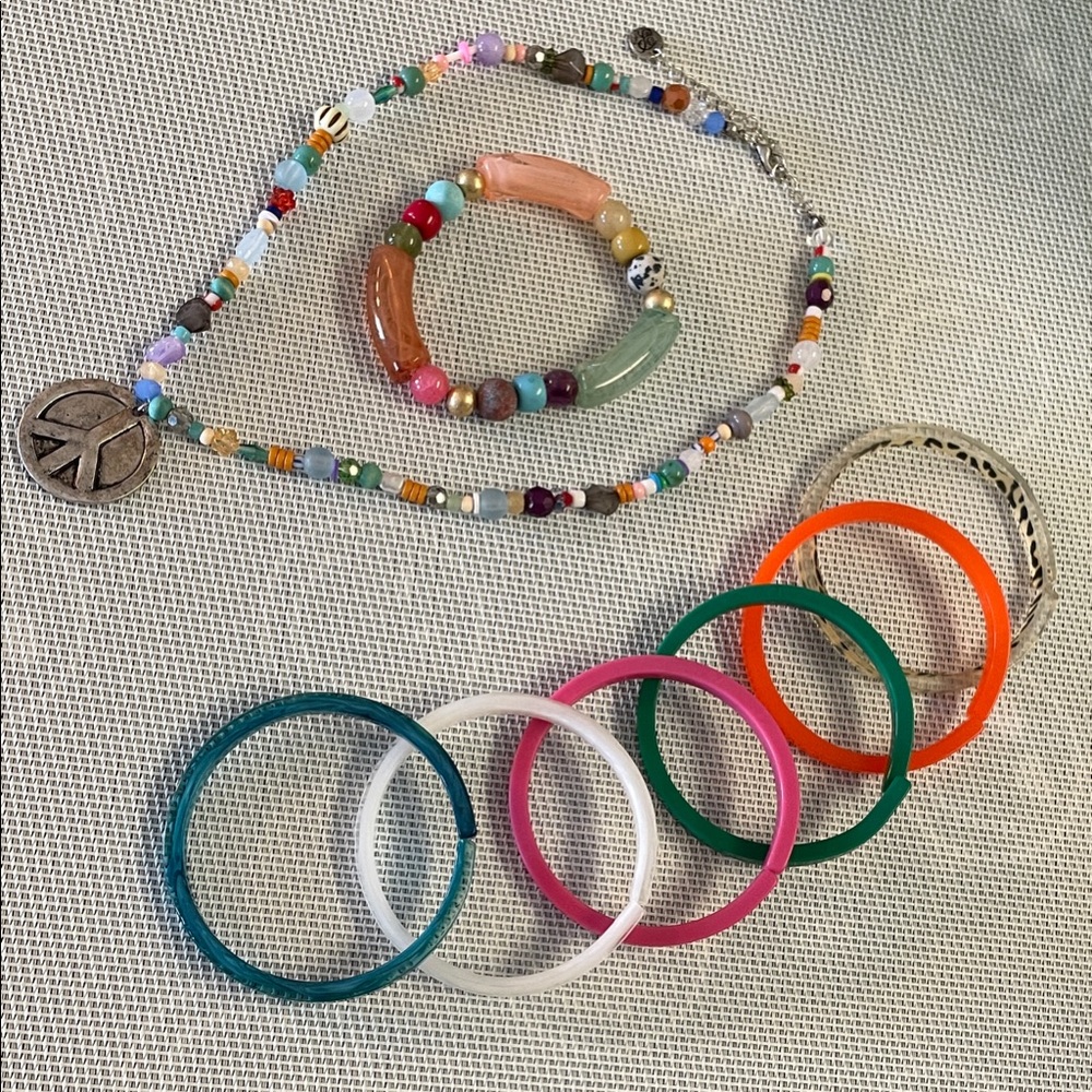 8 Plunder Multicolor Beaded 1 Necklace & 7 Bracelet Set NEW !